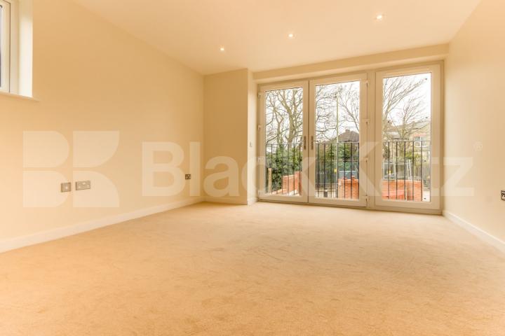 			Stunning Modern Property!, 2 Bedroom, 1 bath, 1 reception Apartment			 Forest Walk, Muswell Hill